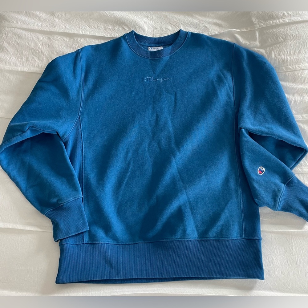 Urban Outfitters - Champion Crewneck